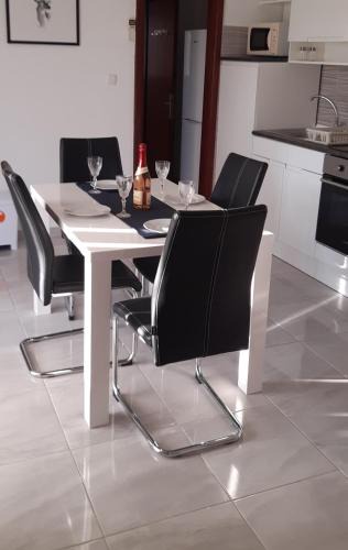 Kampor Apartment | Apartment in Kampor with sea view, terrace, air conditioning, Wi-Fi (4610-1)