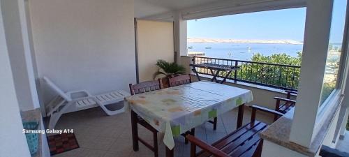Kustici Apartment | Apartment in Kustici with sea view, terrace, air conditioning, WiFi (3597-2)