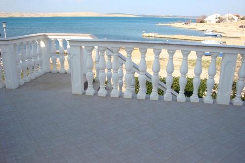 Kustici Apartment | Apartment in Kustici with sea view, terrace, air conditioning, WiFi (3597-5)
