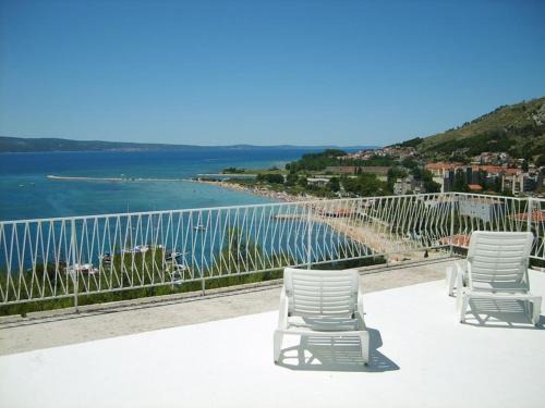 Borak Apartment | Apartment in Omiš with sea view, balcony, air conditioning, Wi-Fi (161-4)