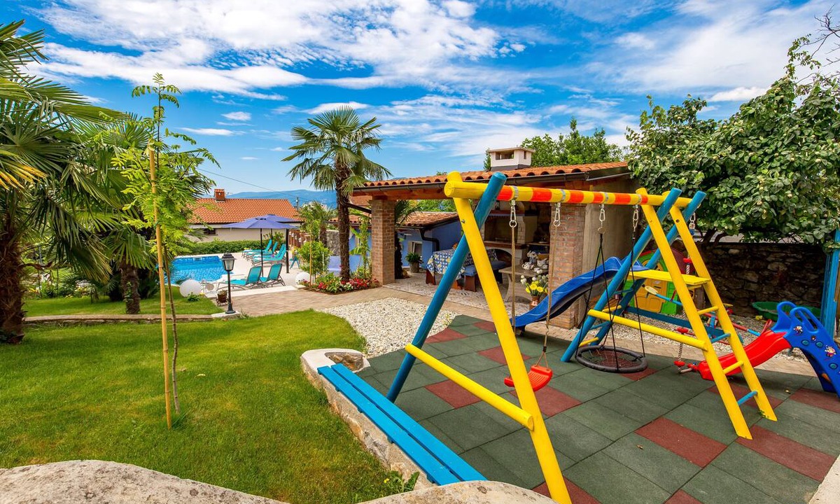 Rijeka Apartment | Apartment in Rijeka with see view