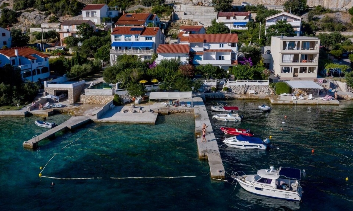 Supetarska Draga Apartment | Apartment in Supetarska Draga with Seaview, Terrace, Air condition, WIFI (4551-3)