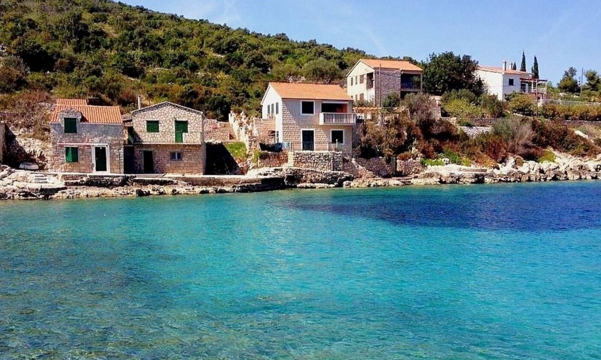 Donje Selo Apartment | Apartment Jagoda - next to the sea: SA1(2) - Cove Donja Krusica (Donje selo), Island Solta,