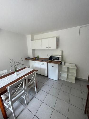 Kraljevec Sesvetski Apartment | Apartment Klementina FREE PARKING