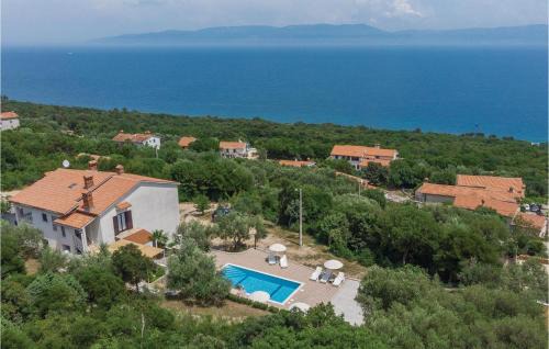 Ravni Apartment | Apartment Labin 22 With Outdoor Swimmingpool