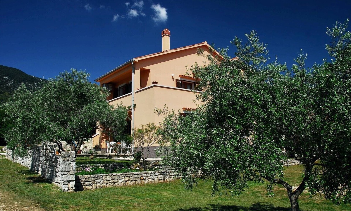 Nerezine Apartment | Apartment LEA with 2 bedrooms and 2 bathrooms, 300m from the beach