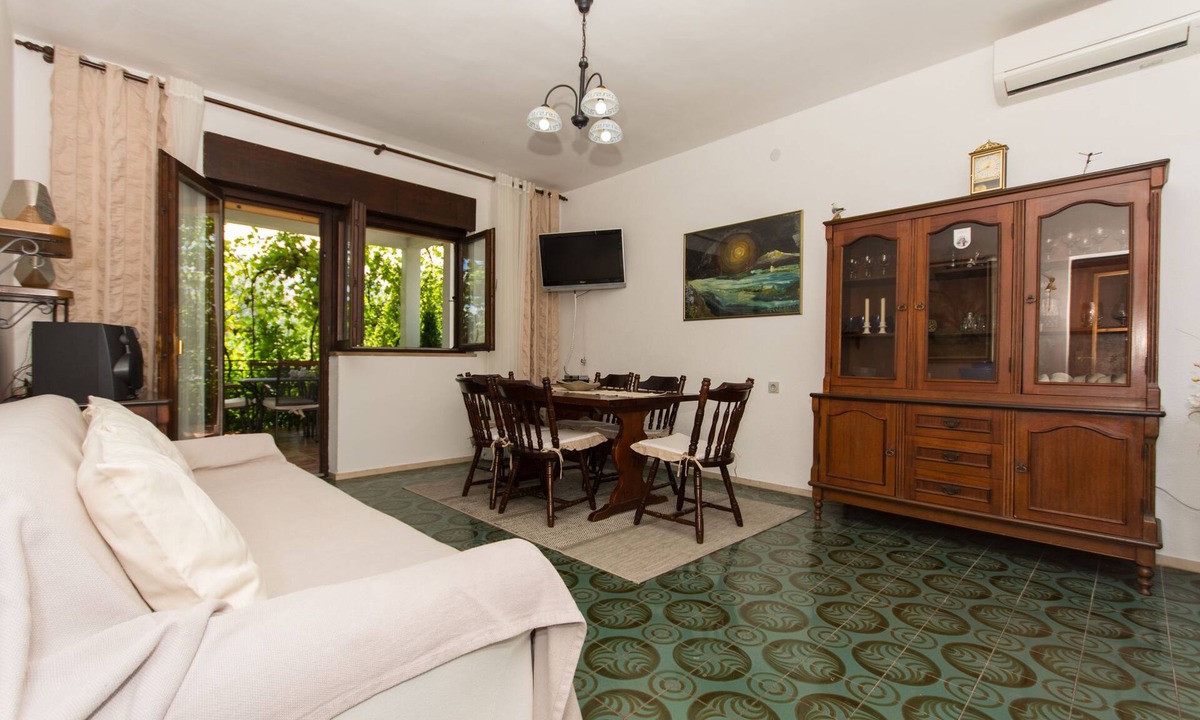 Seget Donji Apartment | Apartment Lorenzo (54901-A1) - Seget Donji