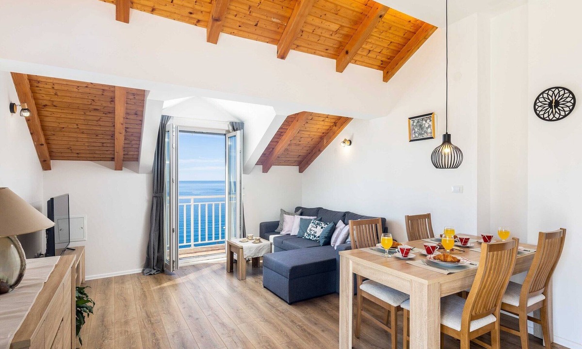 Zavrelje Apartment | Apartment M&K - Two Bedroom Apartment with Balcony and Sea View