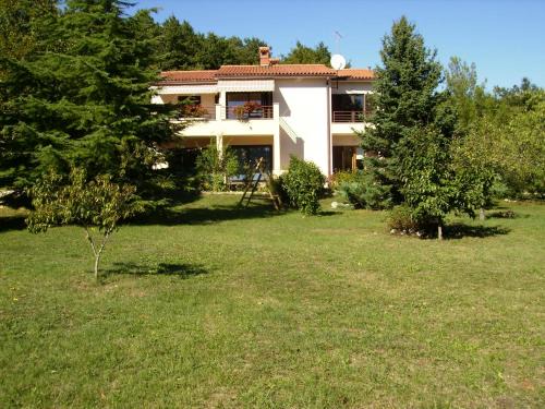 Marceljani Apartment | Apartment Neda Z-velika okućnica, besplatni parking i optički wi-fi