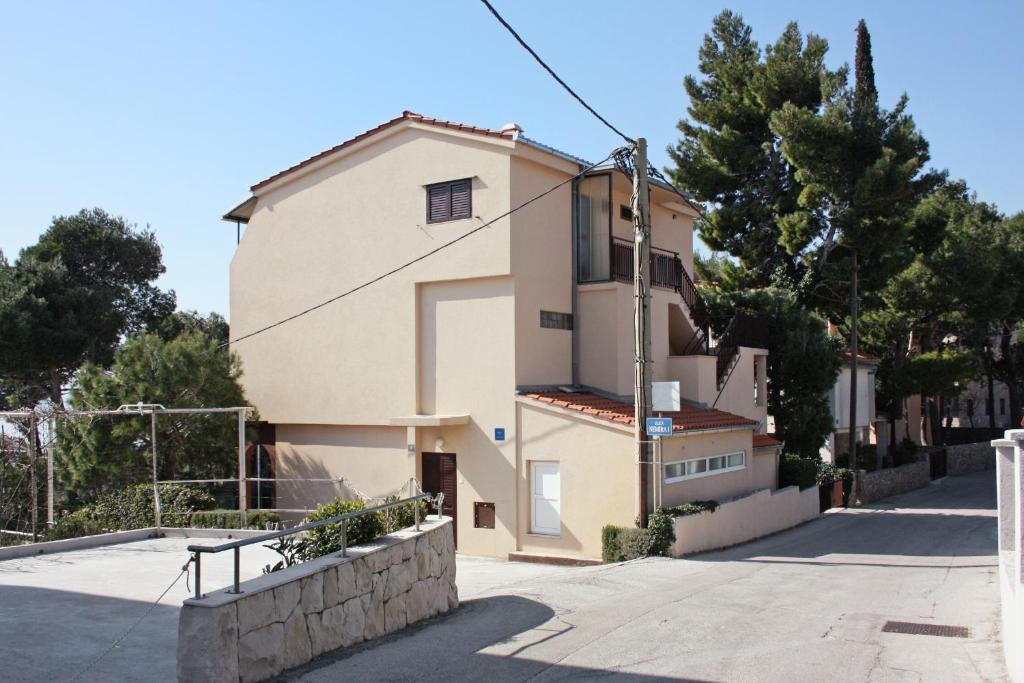 Tice Apartment | Apartment Nemira 5884c