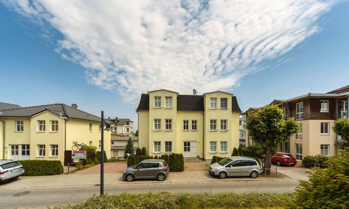 Ahlbeck Apartment | Apartment Usedom Seebad Ahlbeck on the stand with Lake View Balcony Parking