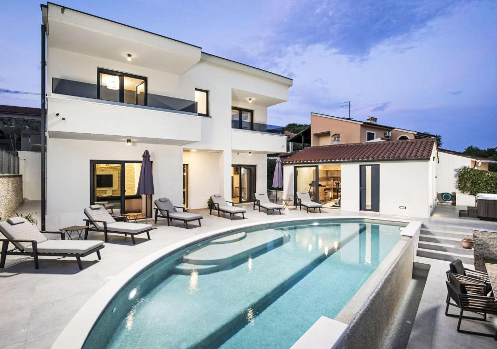 Muntic Apartment | Apartment Villa Cascada by Interhome
