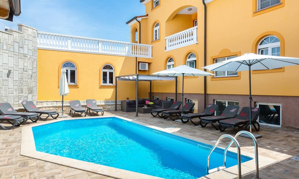 Medulin Apartment | Apartment with 2 bedrooms, terrace and swimming pool