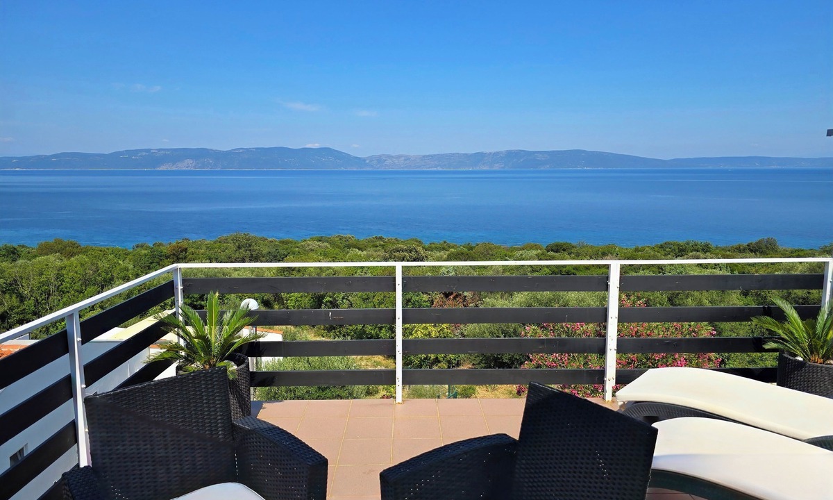 Ravni Apartment | APARTMENT WITH LARGE TERRACE AND MAGNIFICANT SEA VIEW, 300 m FROM THE BEACH +PS4
