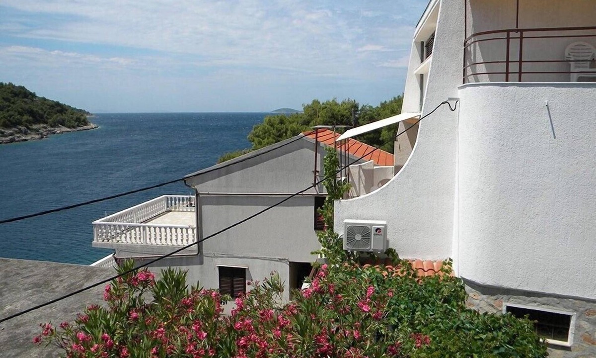 Zirje Apartment | Apartment Zirje with sea view near the beach