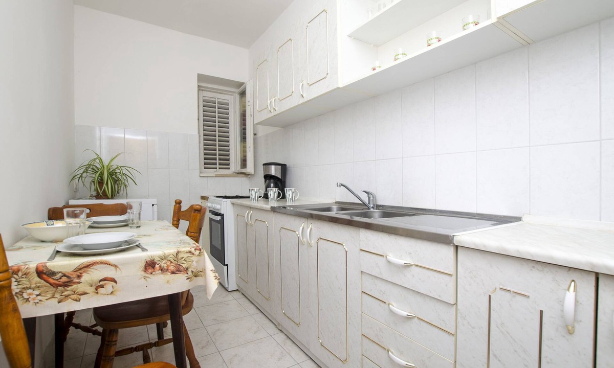 Dugi Rat Apartment | Apartments Anka 20m from the beach (31461-A1) - Duce