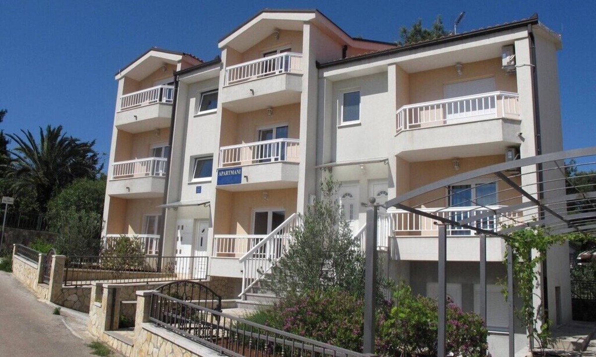 Stari Grad Apartment | Apartments Antonija, (12170), Stari Grad, hr