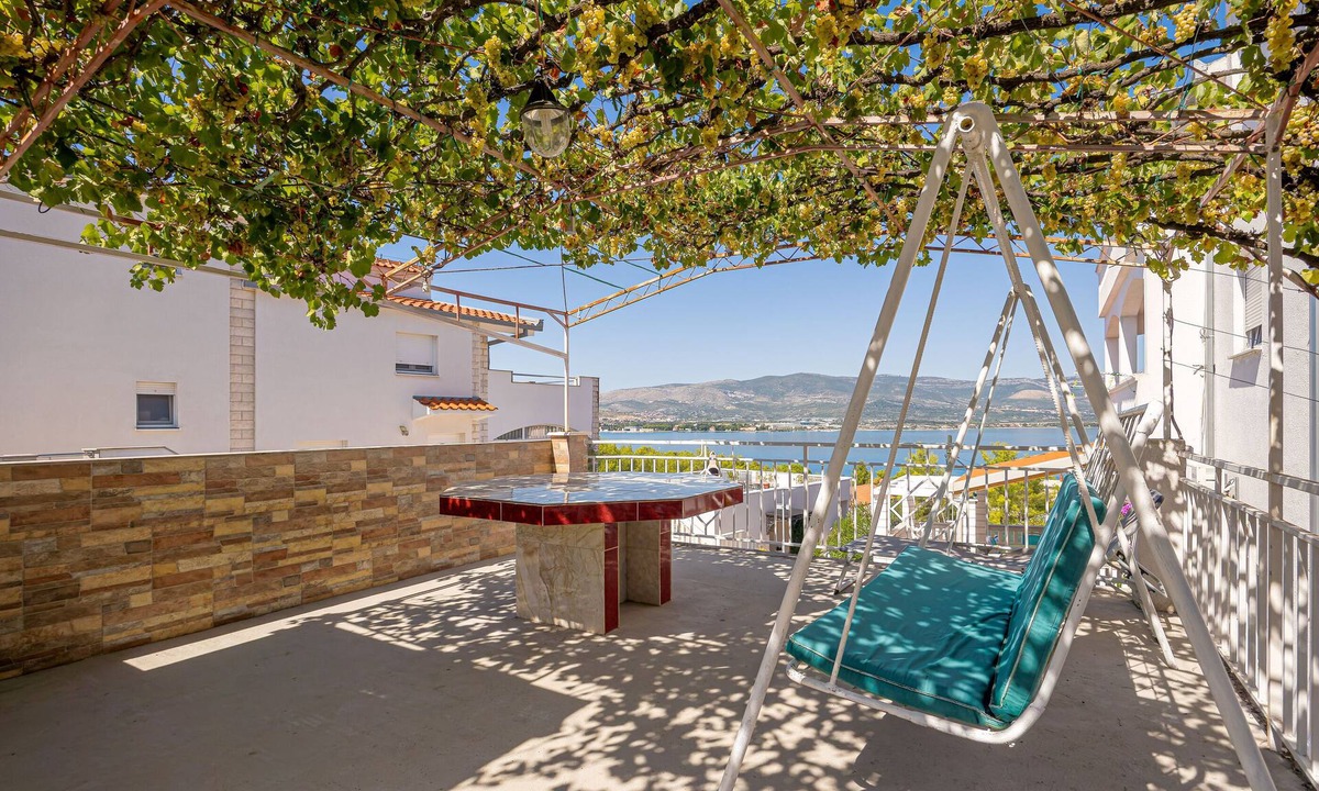 Slatine Apartment | Apartments Beganovic (46041-A1) - Slatine (Ciovo)