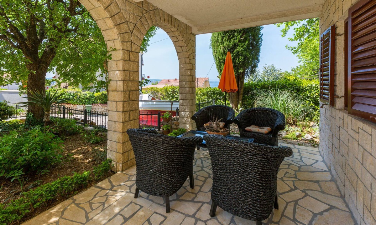 Selce Apartment | Apartments Dora (66451-A2) - Selce (Crikvenica)