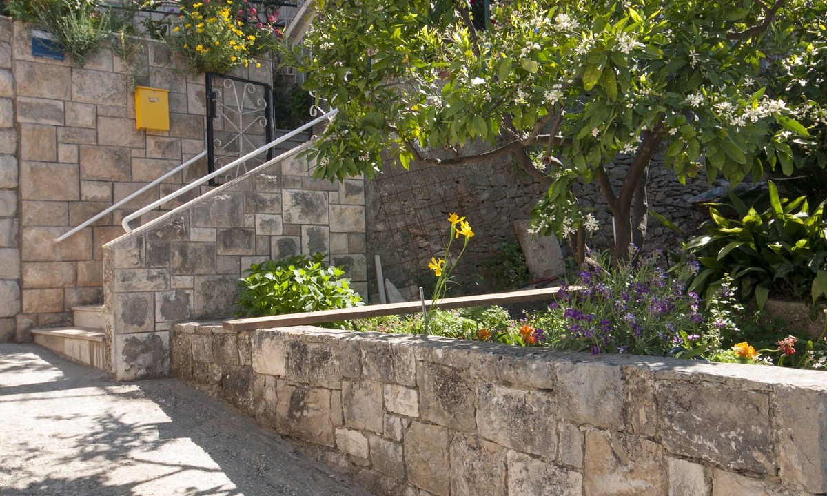 Splitska Apartment | Apartments Gorana
