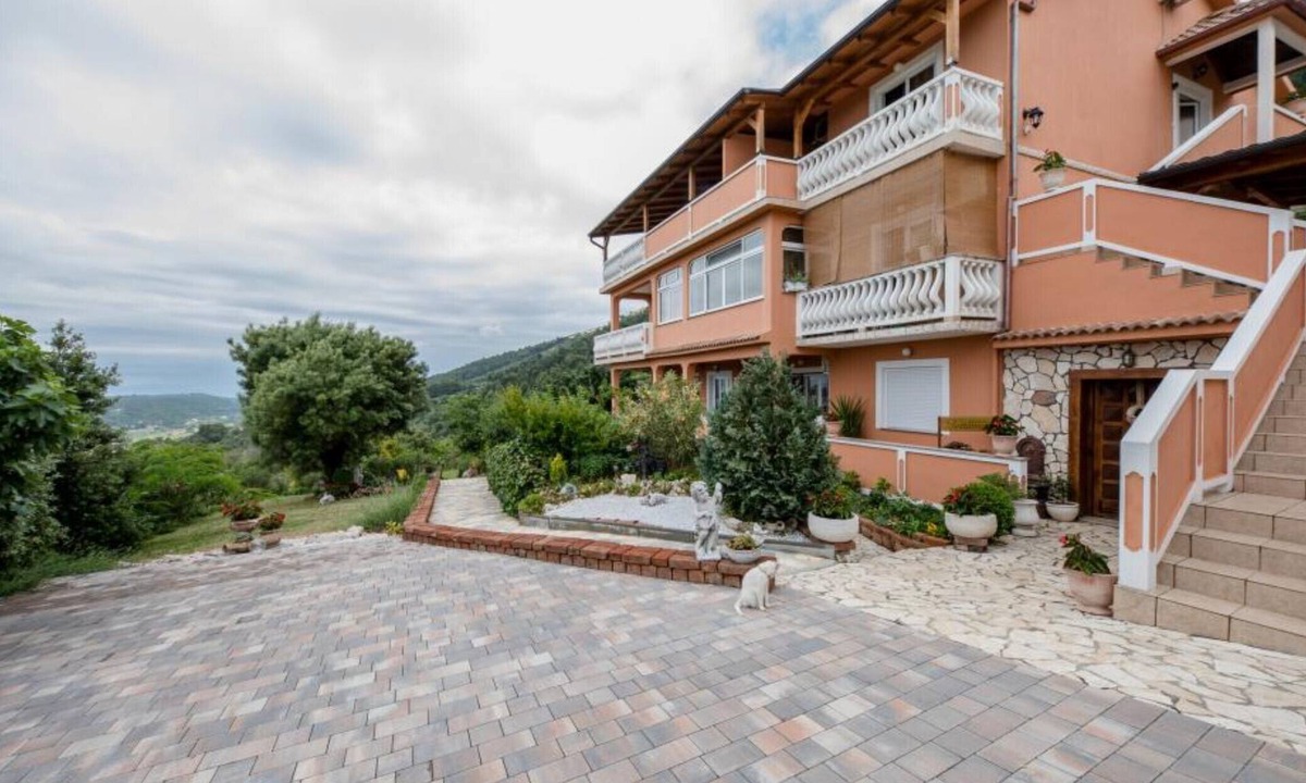 Mundanije Apartment | Apartments Scerbe Gordana & Miljenko Rab - Three Bedroom Apartment with Terrace (2)