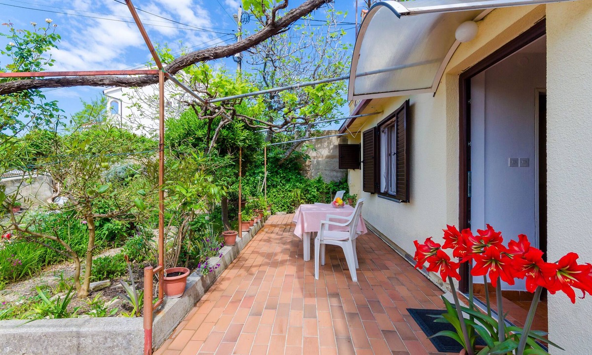 Rab Apartment | Apartments Tugomila (60671-A1) - Barbat - island Rab