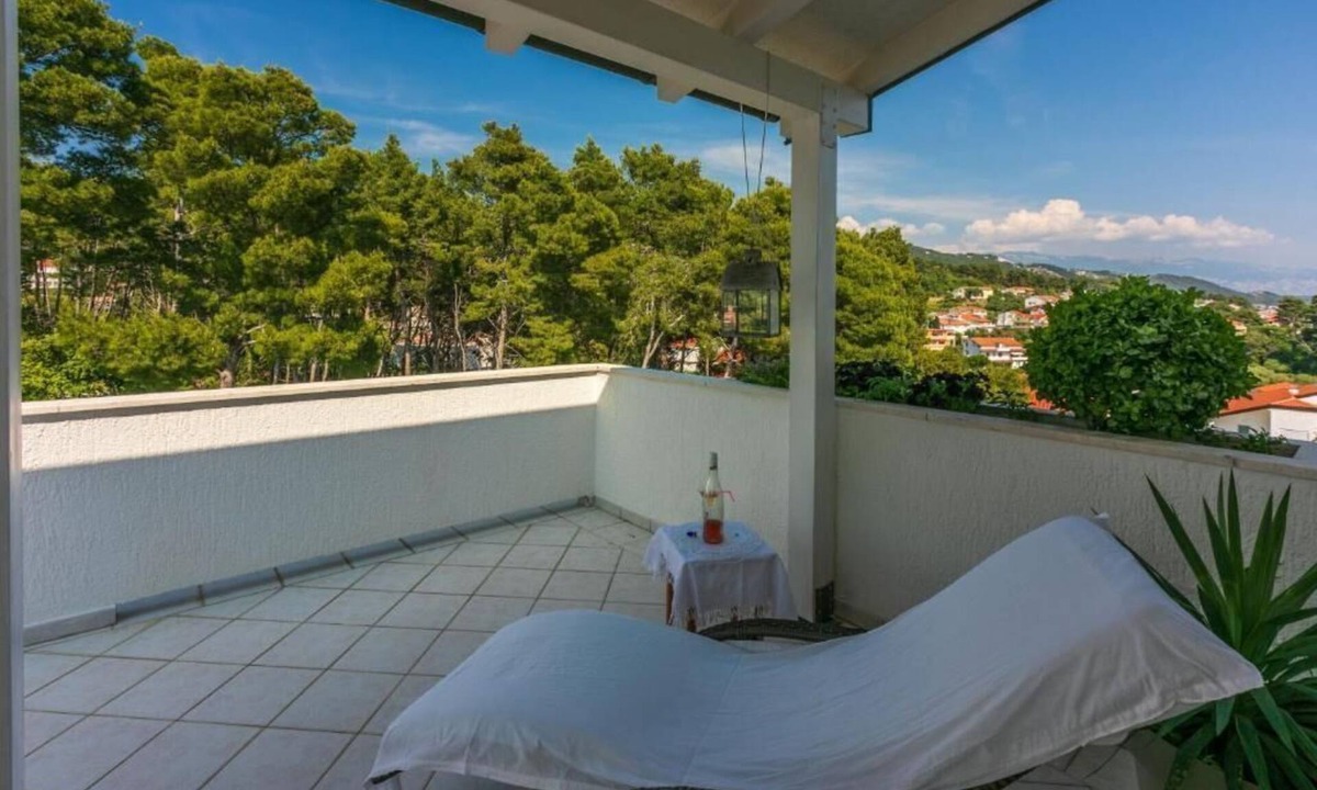 Banjol Apartment | Apartments Vila Antula (66781-A3) - Banjol - island Rab