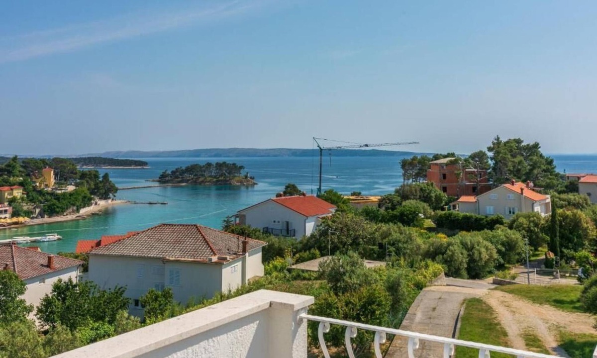Banjol Apartment | Apartments Vila Antula (66781-A4) - Banjol - island Rab