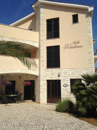 Pjescana Uvala Apartment | Apartments Villa Kristina