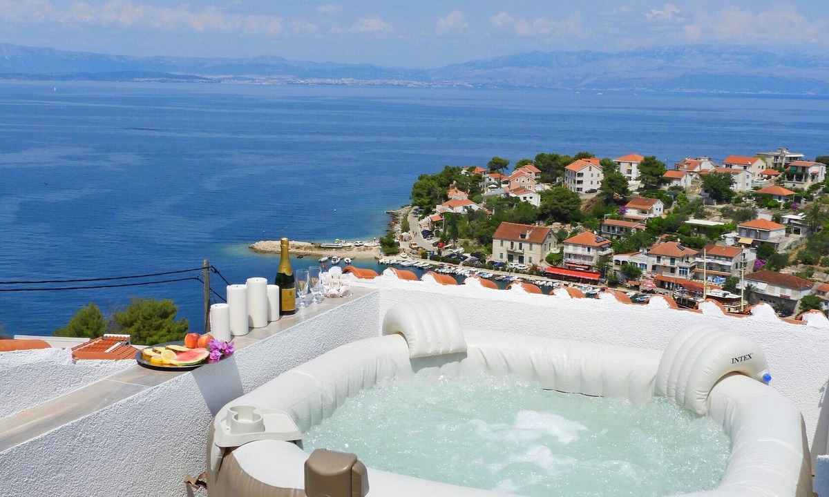 Stomorska Apartment | Apartments Vinka, (15956), Stomorska, Croatia