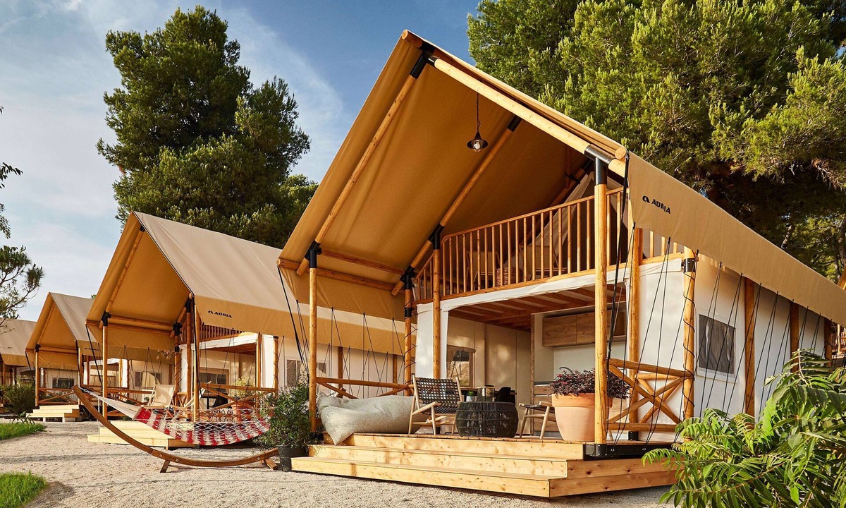 Pomer RV Rental | Arena One 99 Glamping
