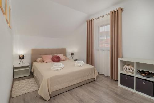 Sarsoni Apartment | Aura Apartment