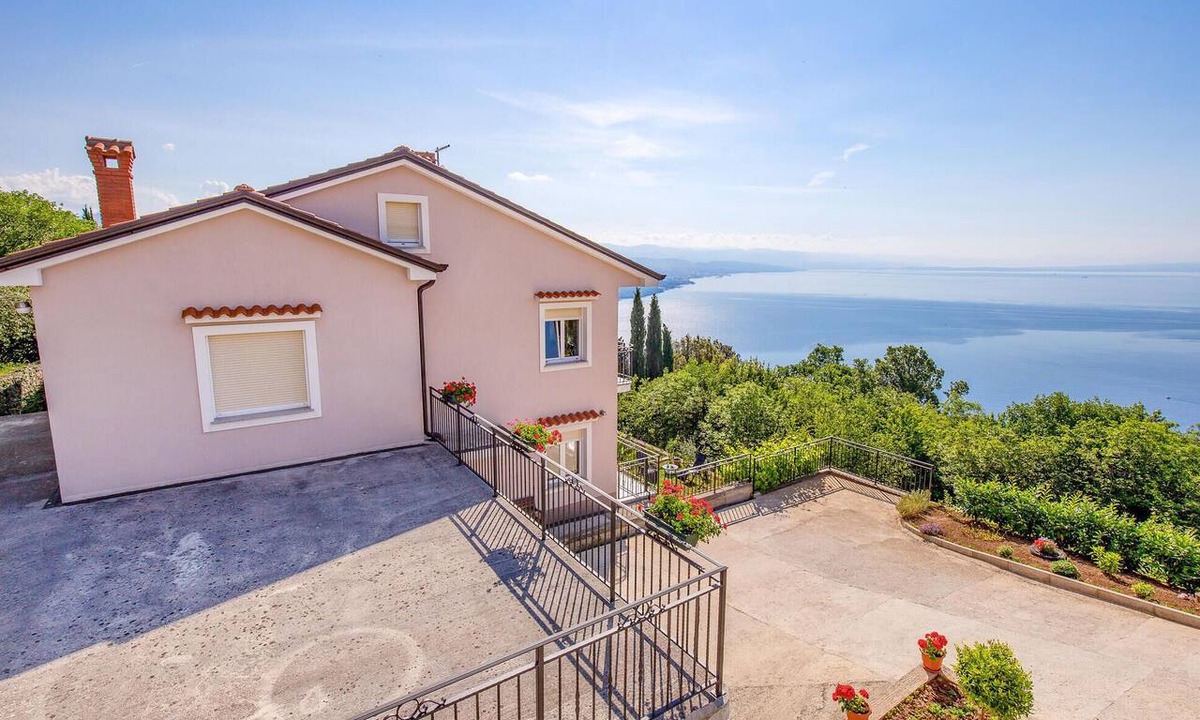 Pobri Apartment | Awesome apartment in Bregi with house sea view