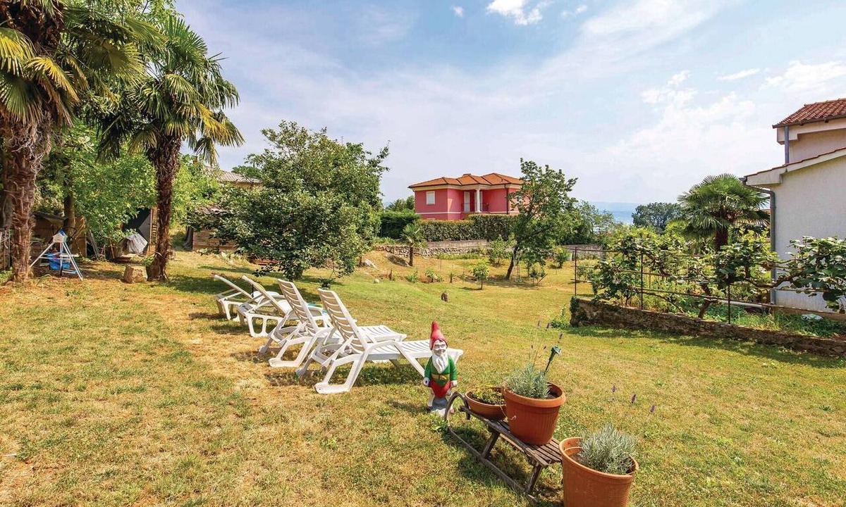 Ika Apartment | Awesome apartment in Lovran with WiFi