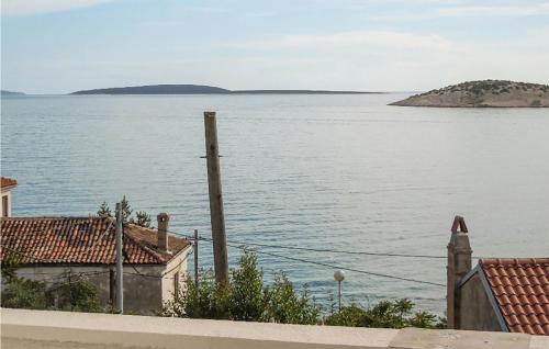 Martinscica Apartment | Awesome Apartment In Martinscica With Kitchen