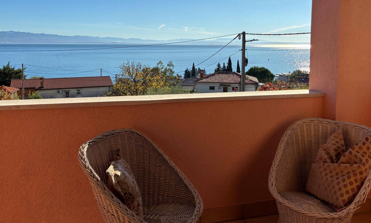 Ika Apartment | Awesome apartment in Opric with WiFi