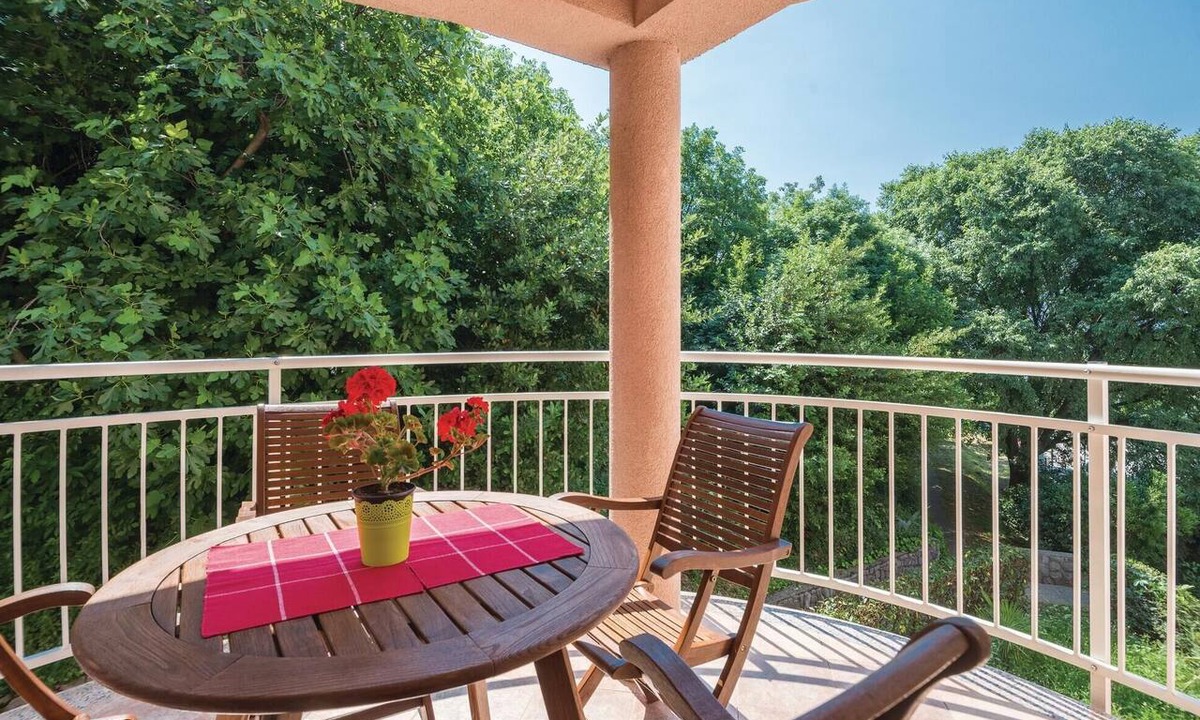 Sarsoni Apartment | Awesome apartment in Rijeka with house sea view