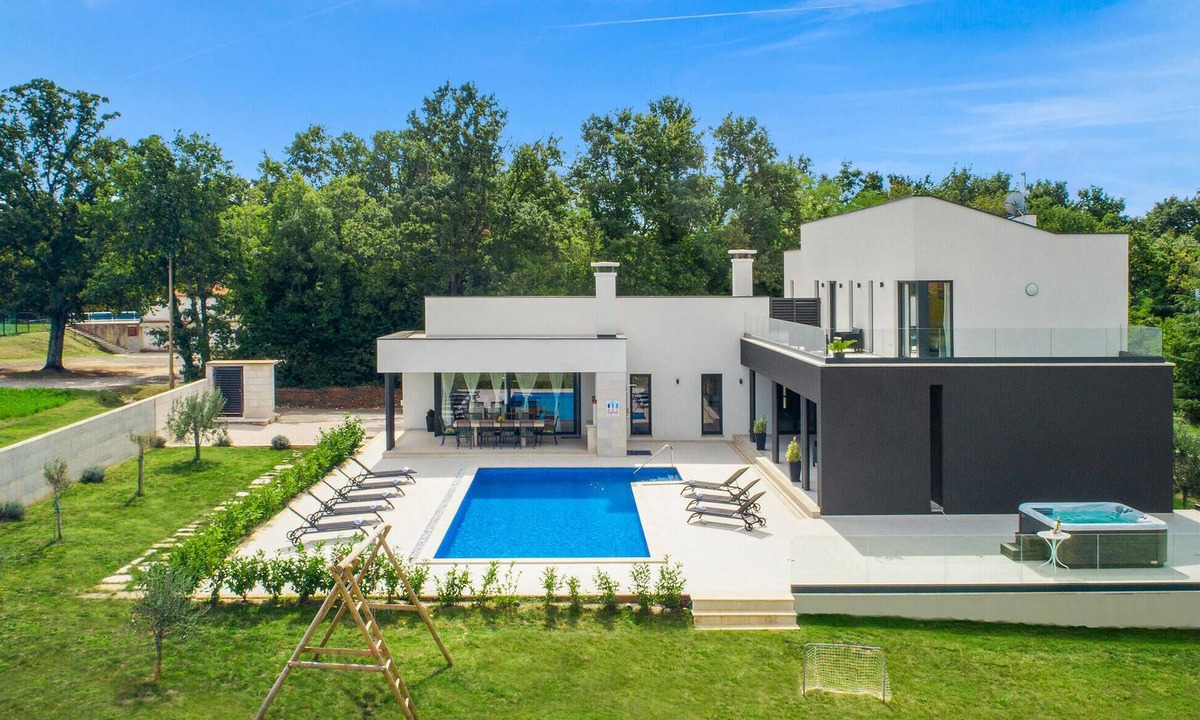 Kujici House | Awesome home in Kujici with sauna
