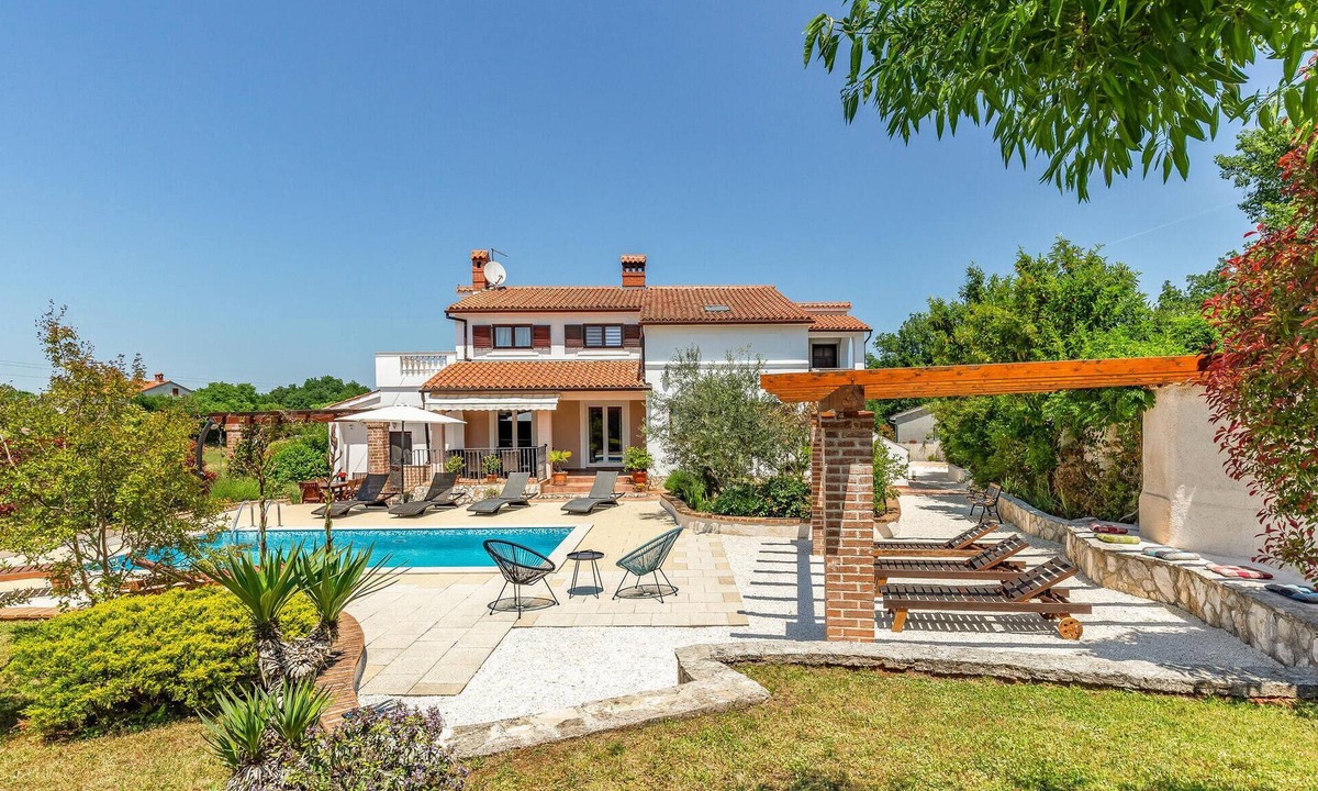 Loborika House | Awesome home in Loborika