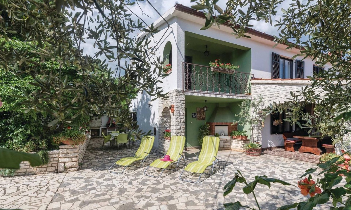 Manjadvorci House | Awesome home in Manjadvorci