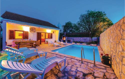 Primorski Dolac House | Awesome Home In Primorski Dolac