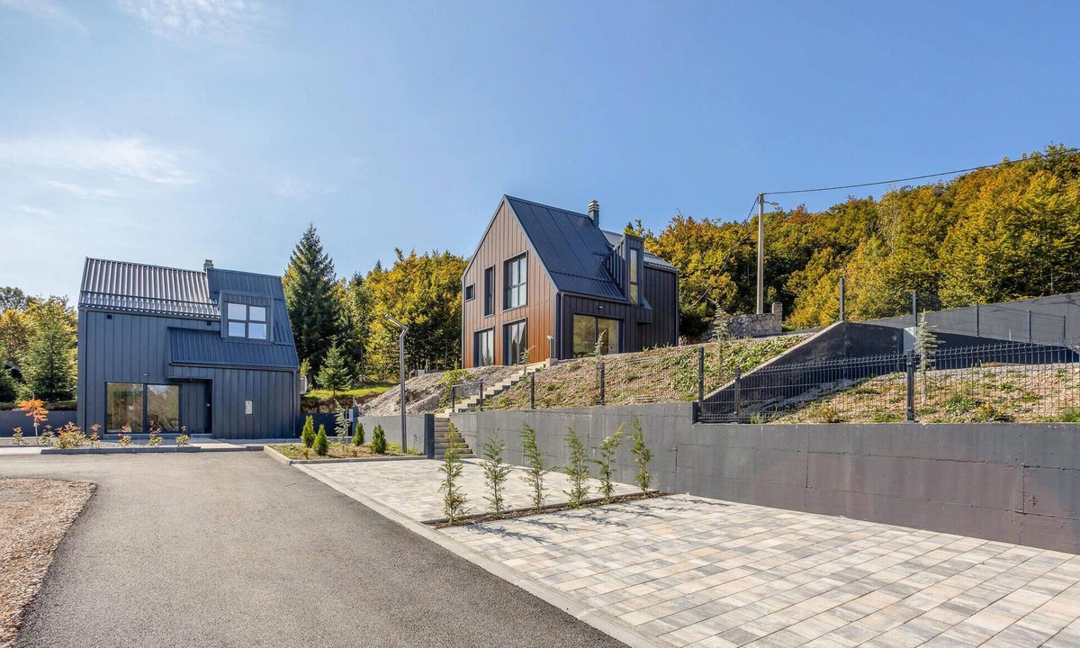 Ravna Gora House | Awesome home in Stari Laz with Wi-Fi