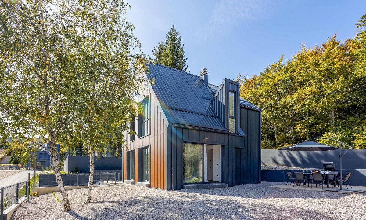 Ravna Gora House | Awesome home in Stari Laz with kitchen