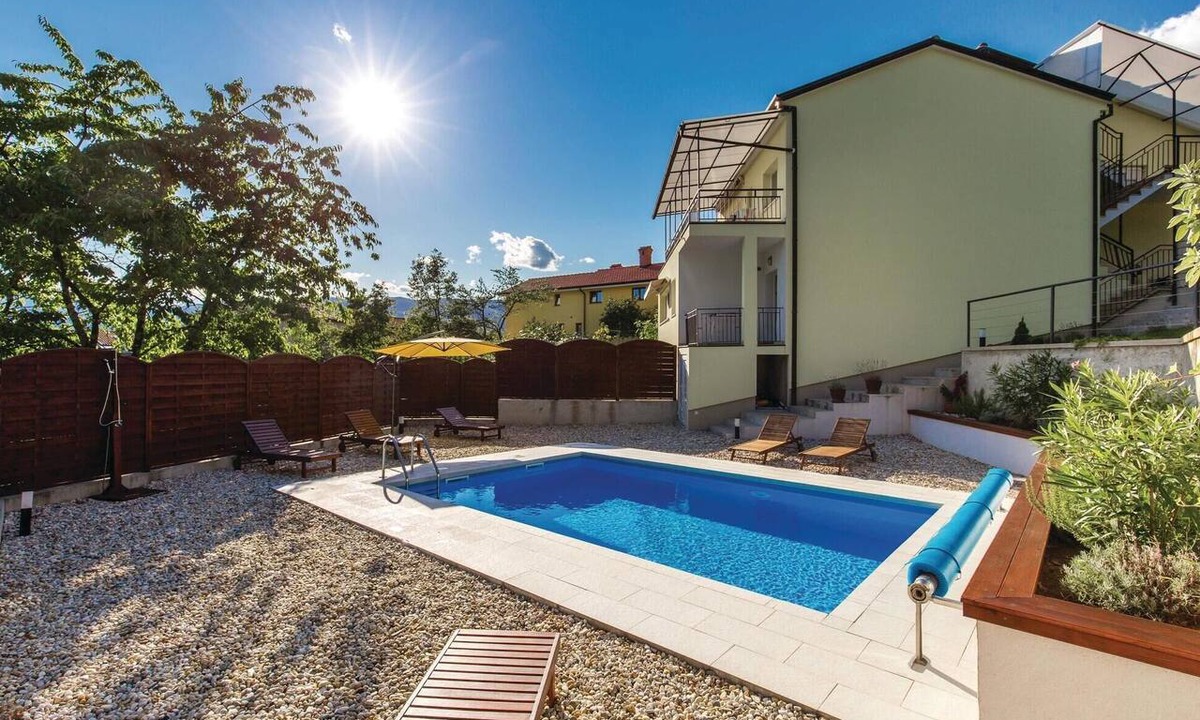Sarsoni Apartment | Beach front apartment in Matulji