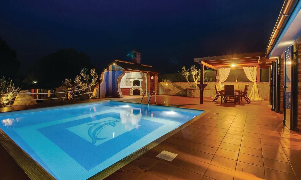 Nerezine House | Beach front home in Nerezine
