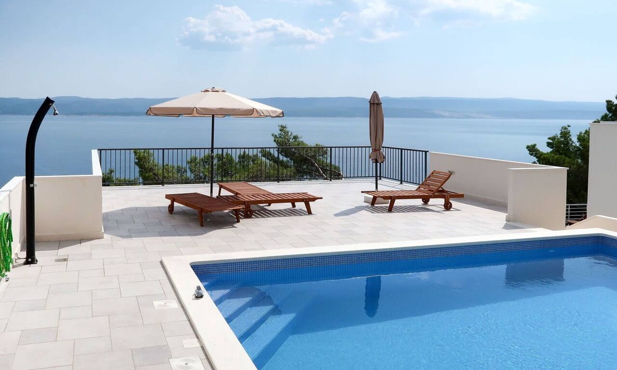 Marusici Apartment | Beautiful apartment for 7 guests with pool, WIFI, A/C, TV and balcony