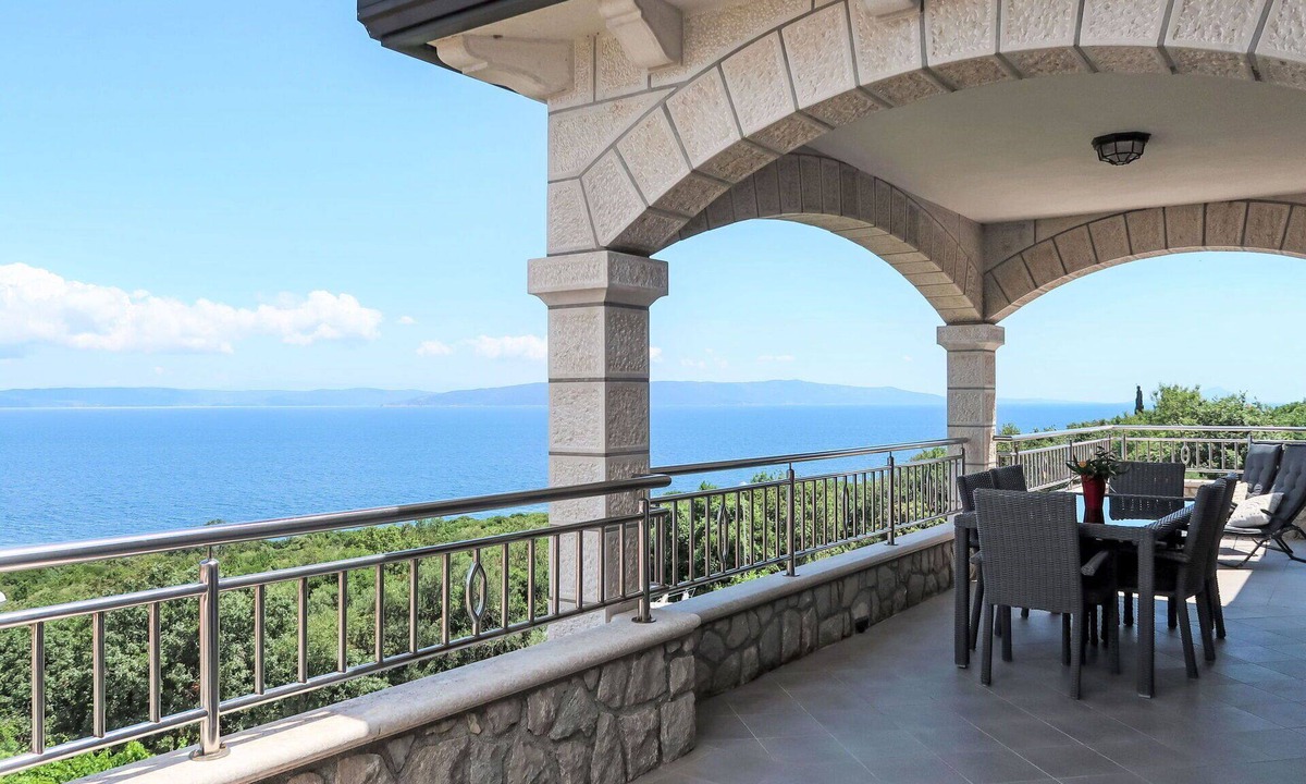 Ravni Apartment | Beautiful apartment for 6 guests with A/C, WIFI, TV and balcony