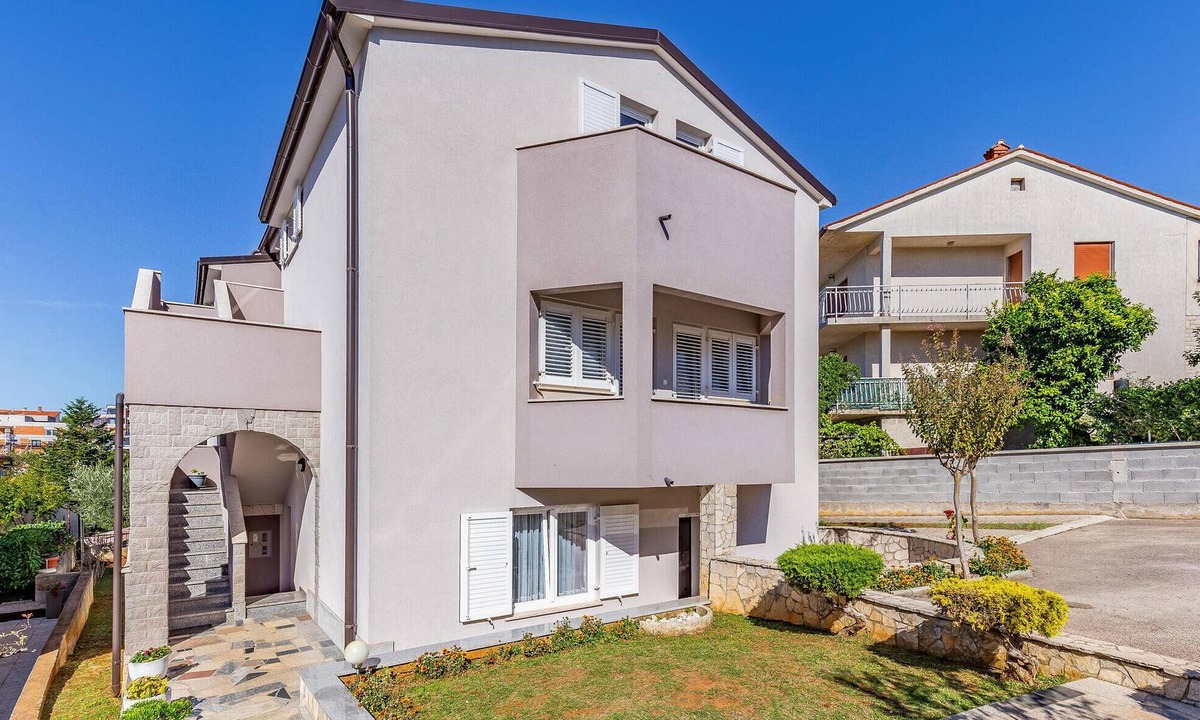 Medulin Apartment | Beautiful apartment in Medulin with WiFi