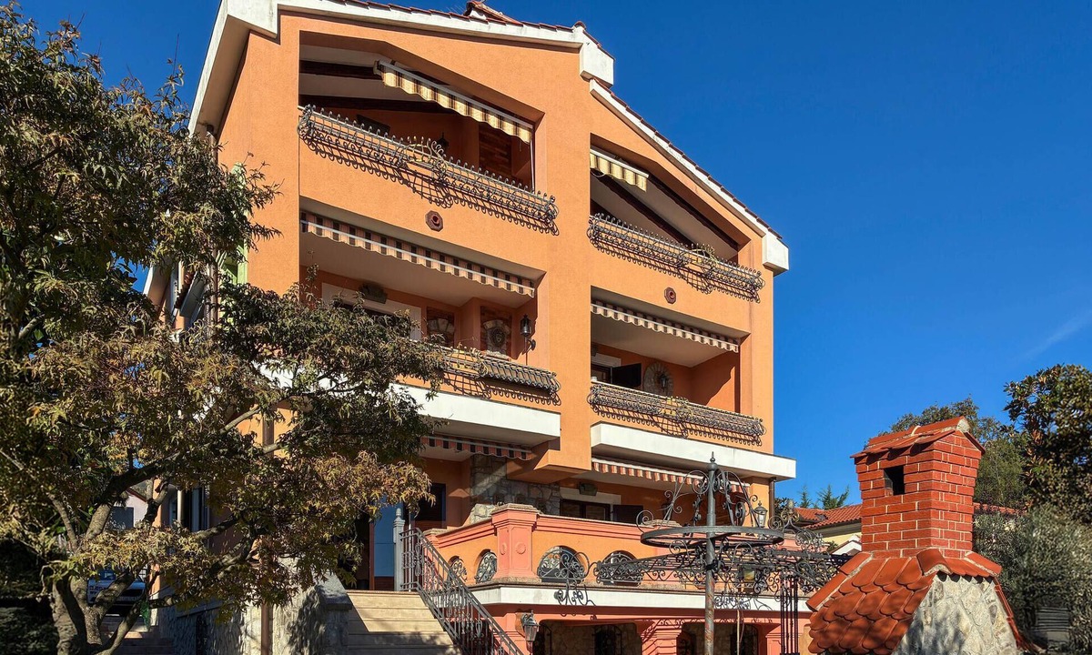 Ika Apartment | Beautiful apartment in Opric with house sea view