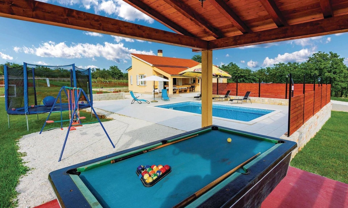 Filipana House | Beautiful home in Sarici